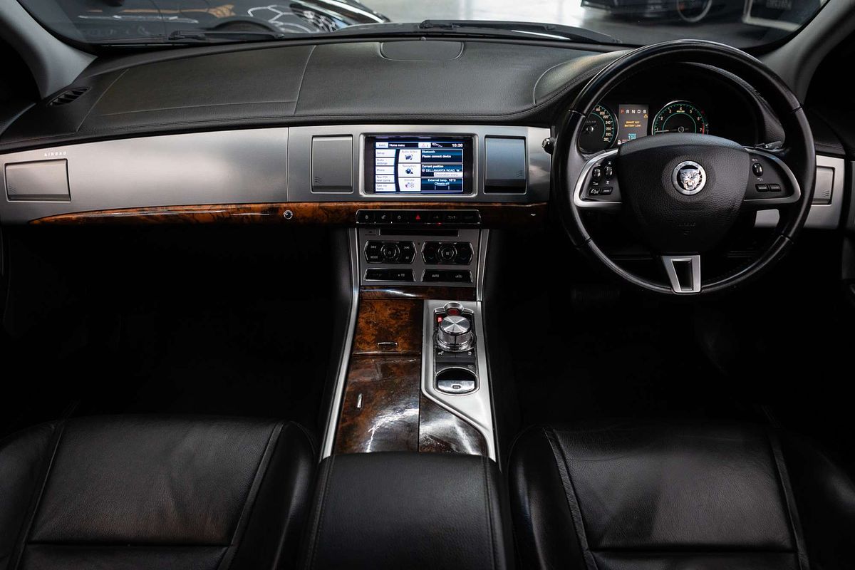 2012 Jaguar XF Luxury X250