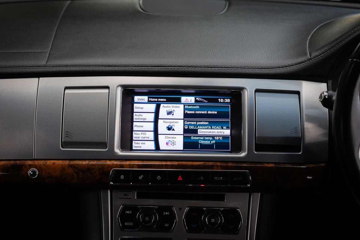 2012 Jaguar XF Luxury X250