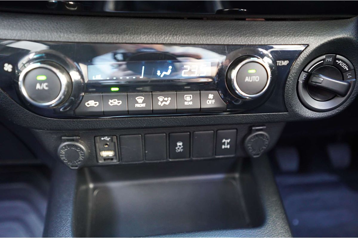 2016 Toyota Hilux SR5 GUN126R 4X4