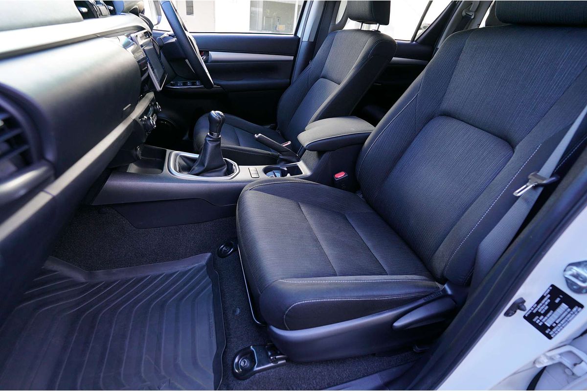 2016 Toyota Hilux SR5 GUN126R 4X4