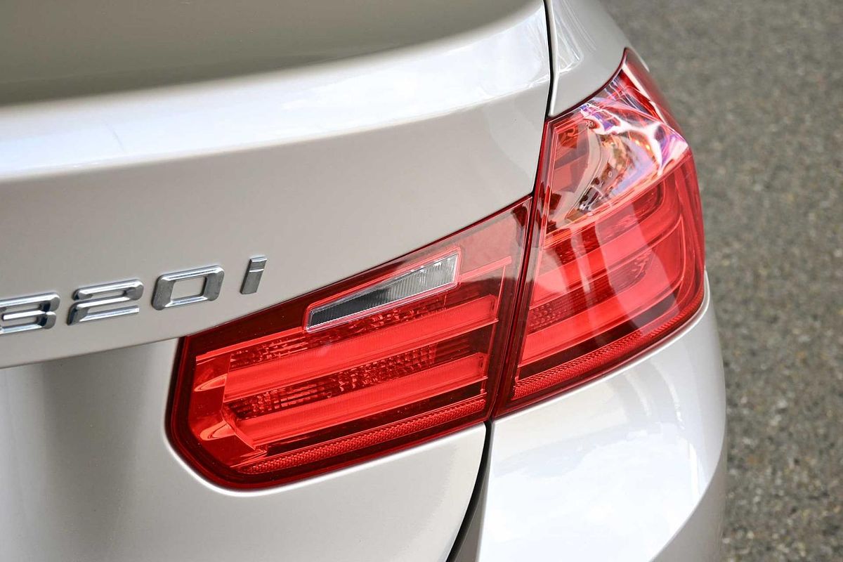 2015 BMW 3 Series 320i F30