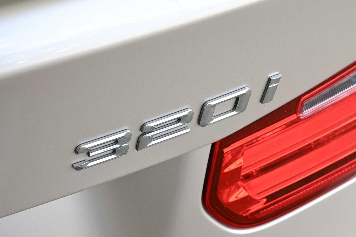 2015 BMW 3 Series 320i F30
