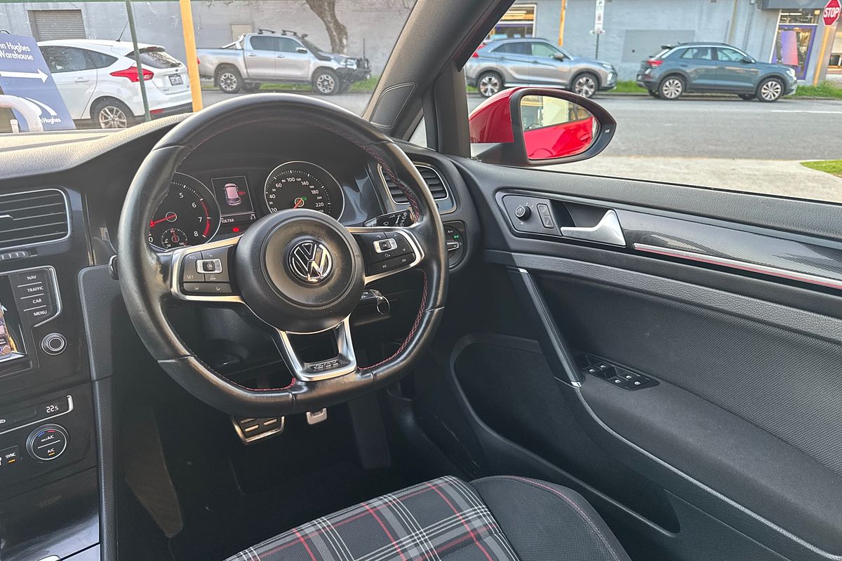 2014 Volkswagen Golf GTI 7