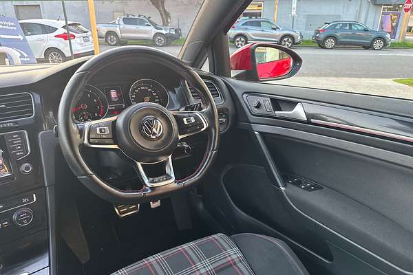 2014 Volkswagen Golf GTI 7