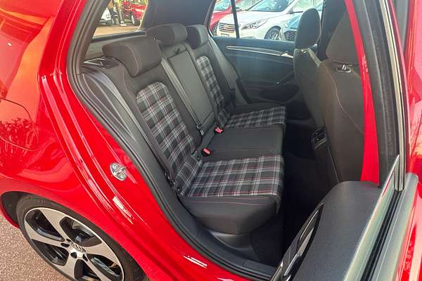 2014 Volkswagen Golf GTI 7