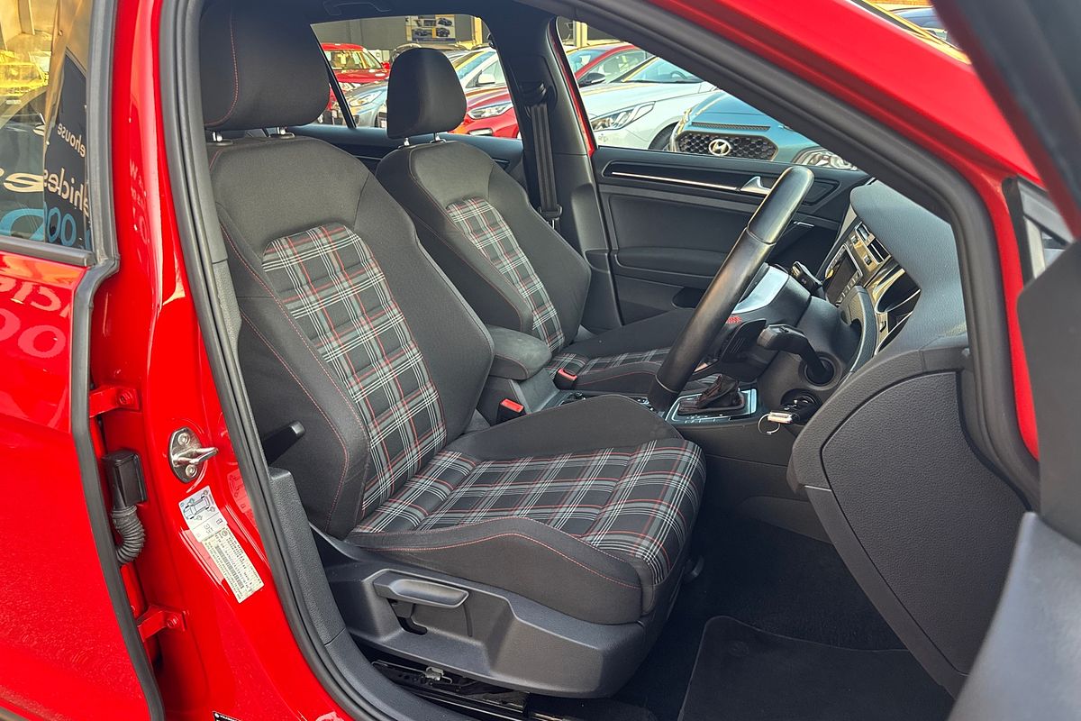 2014 Volkswagen Golf GTI 7