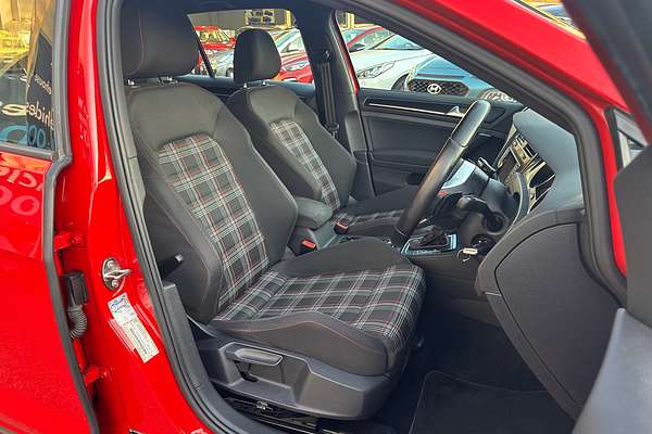2014 Volkswagen Golf GTI 7
