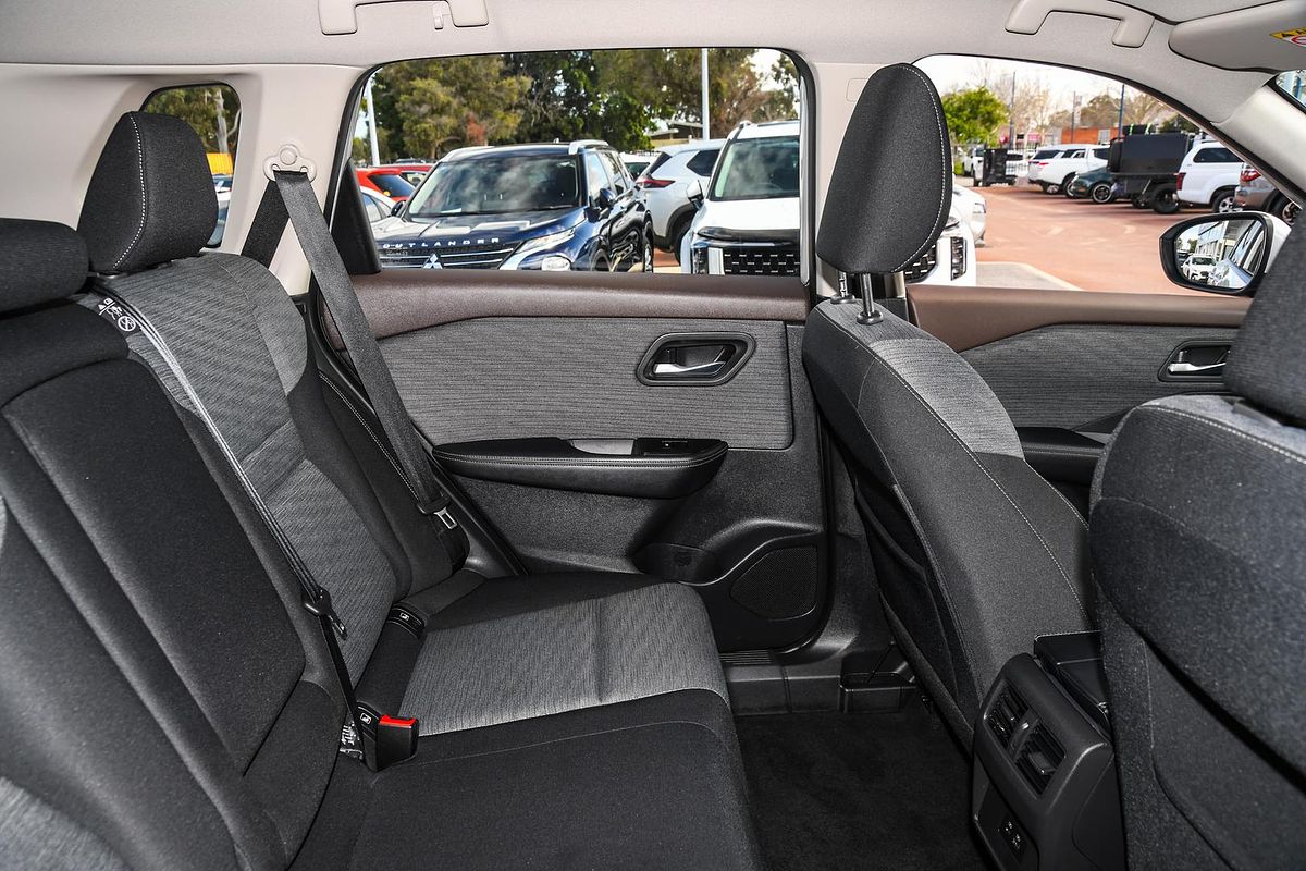 2024 Nissan X-TRAIL ST T33