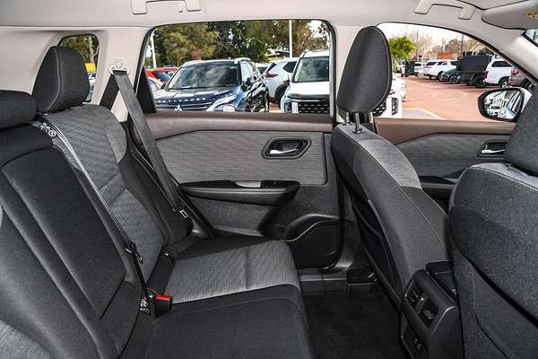 2024 Nissan X-TRAIL ST T33