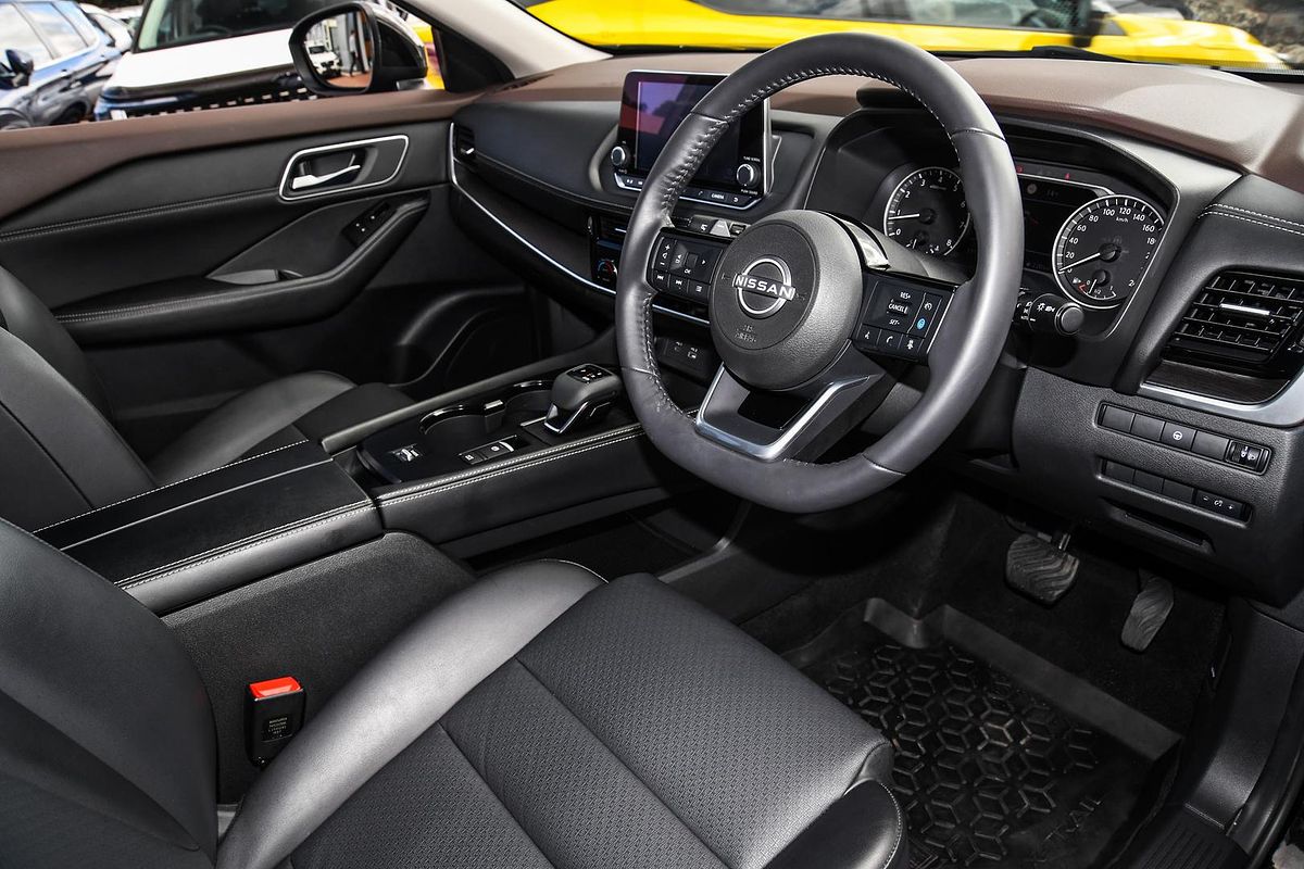 2024 Nissan X-TRAIL ST-L T33