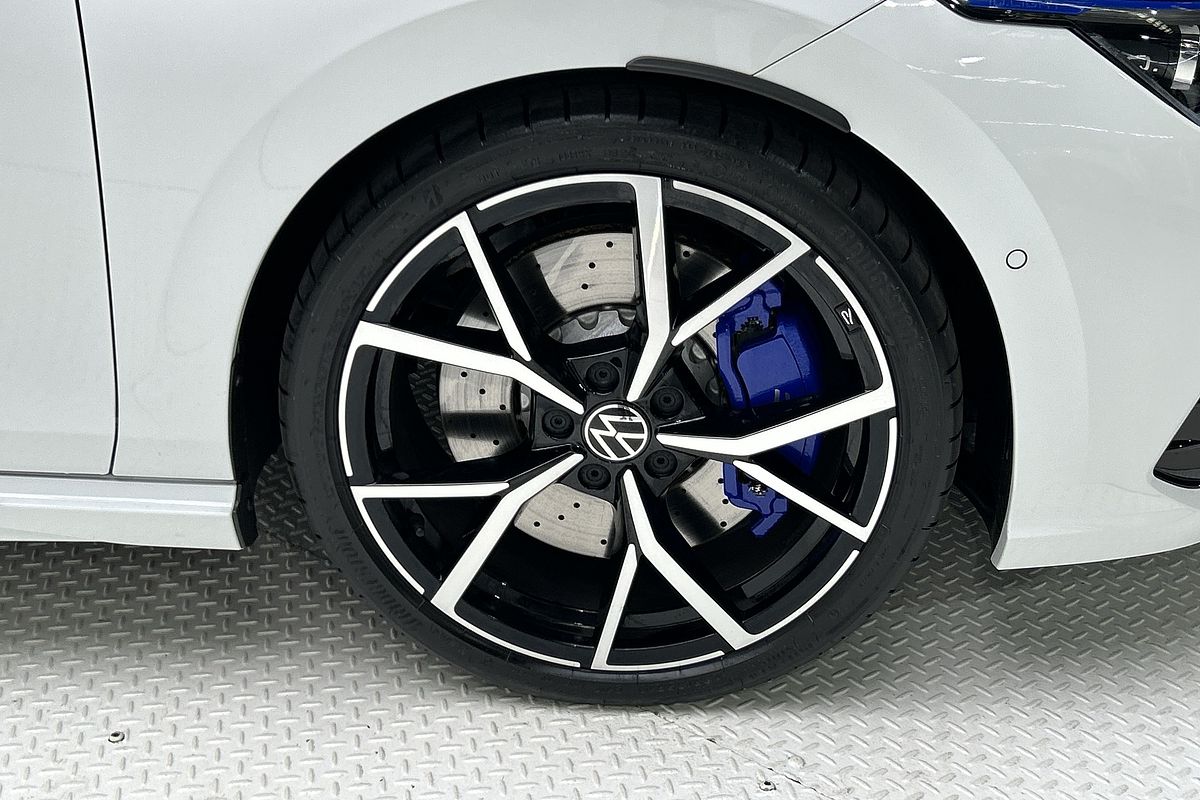 2024 Volkswagen Golf R 8