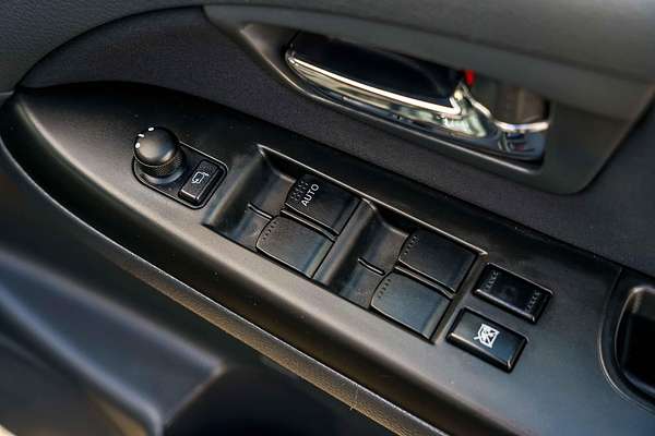 2013 Suzuki SX4 Crossover S GYA