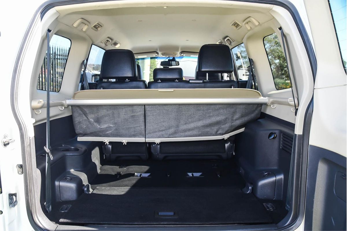 2014 Mitsubishi Pajero VR-X NW