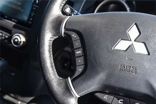 2014 Mitsubishi Pajero VR-X NW