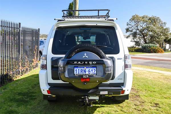 2014 Mitsubishi Pajero VR-X NW