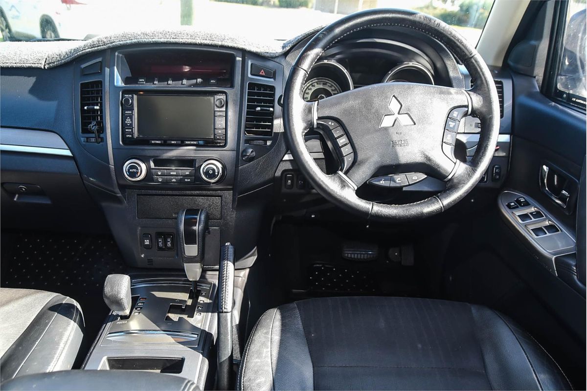 2014 Mitsubishi Pajero VR-X NW