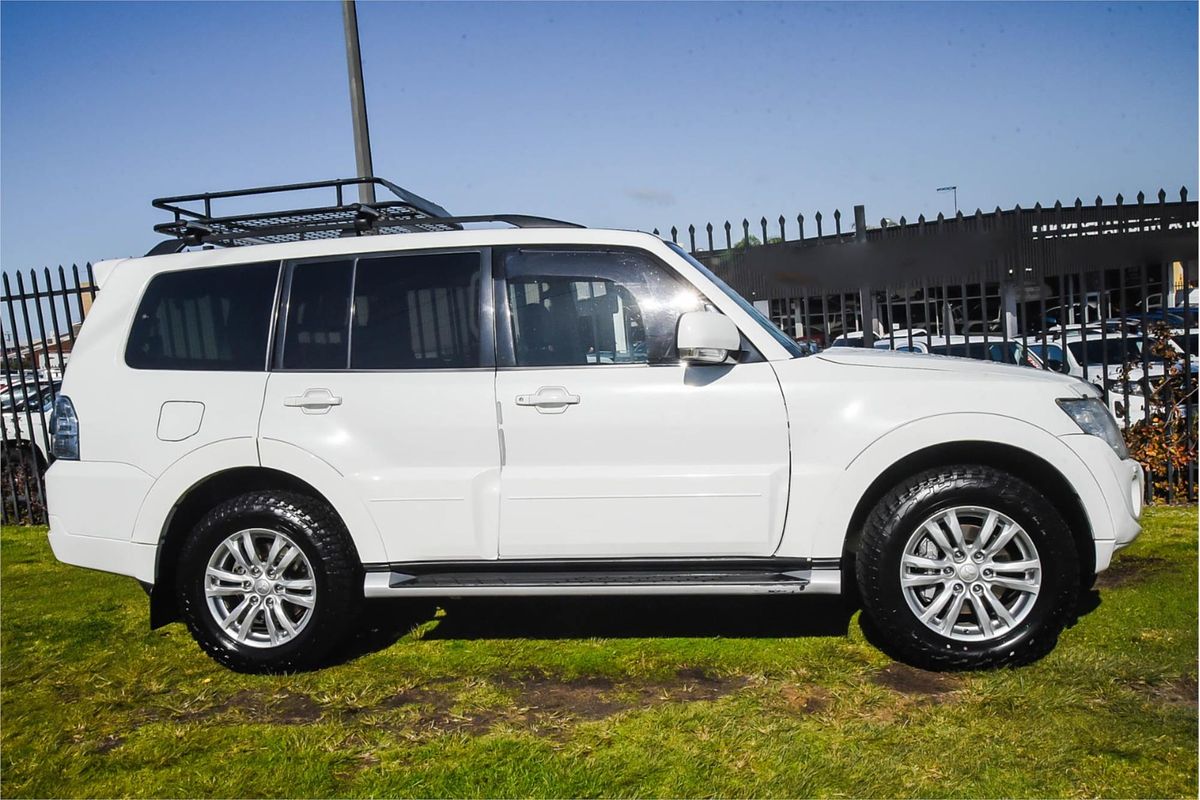2014 Mitsubishi Pajero VR-X NW