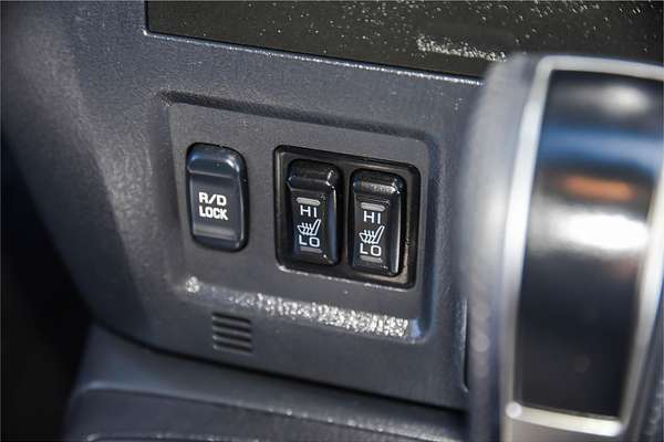 2014 Mitsubishi Pajero VR-X NW