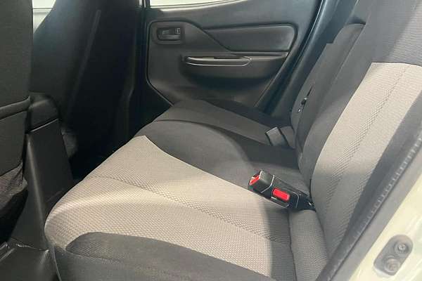 2015 Mitsubishi Triton GLX MQ 4X4