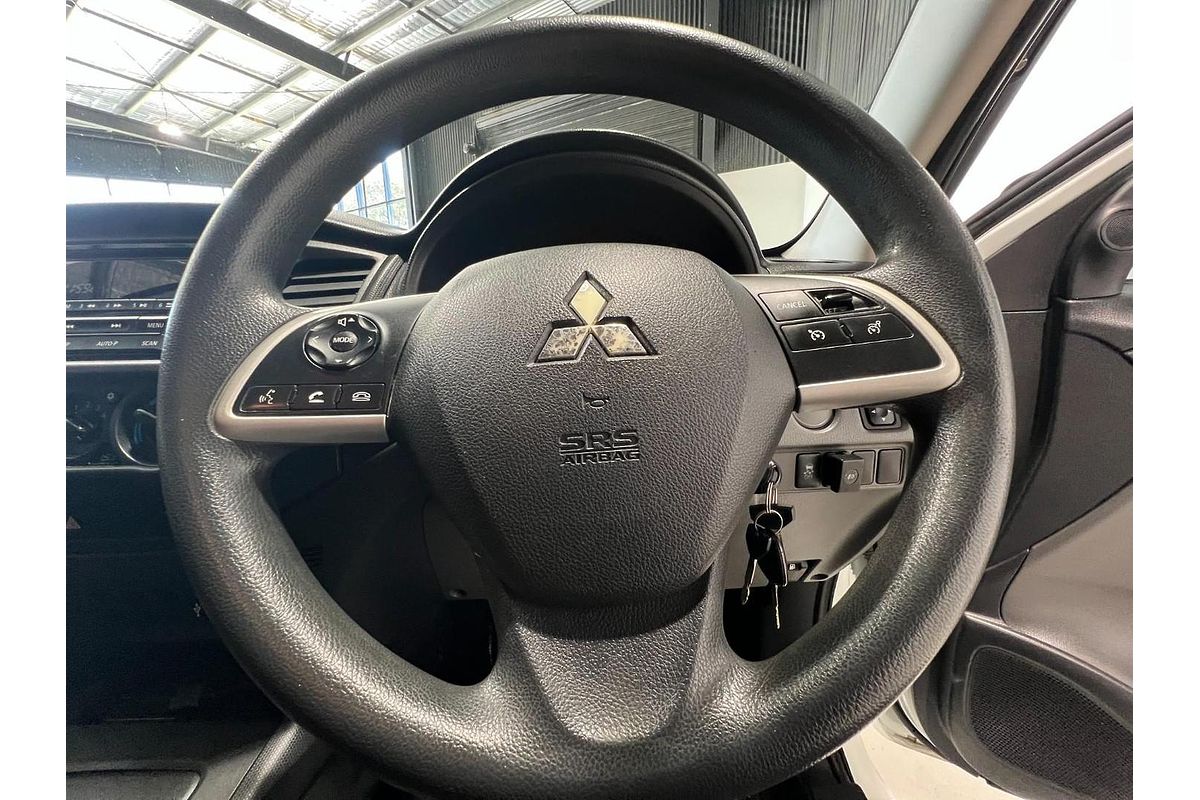 2015 Mitsubishi Triton GLX MQ 4X4