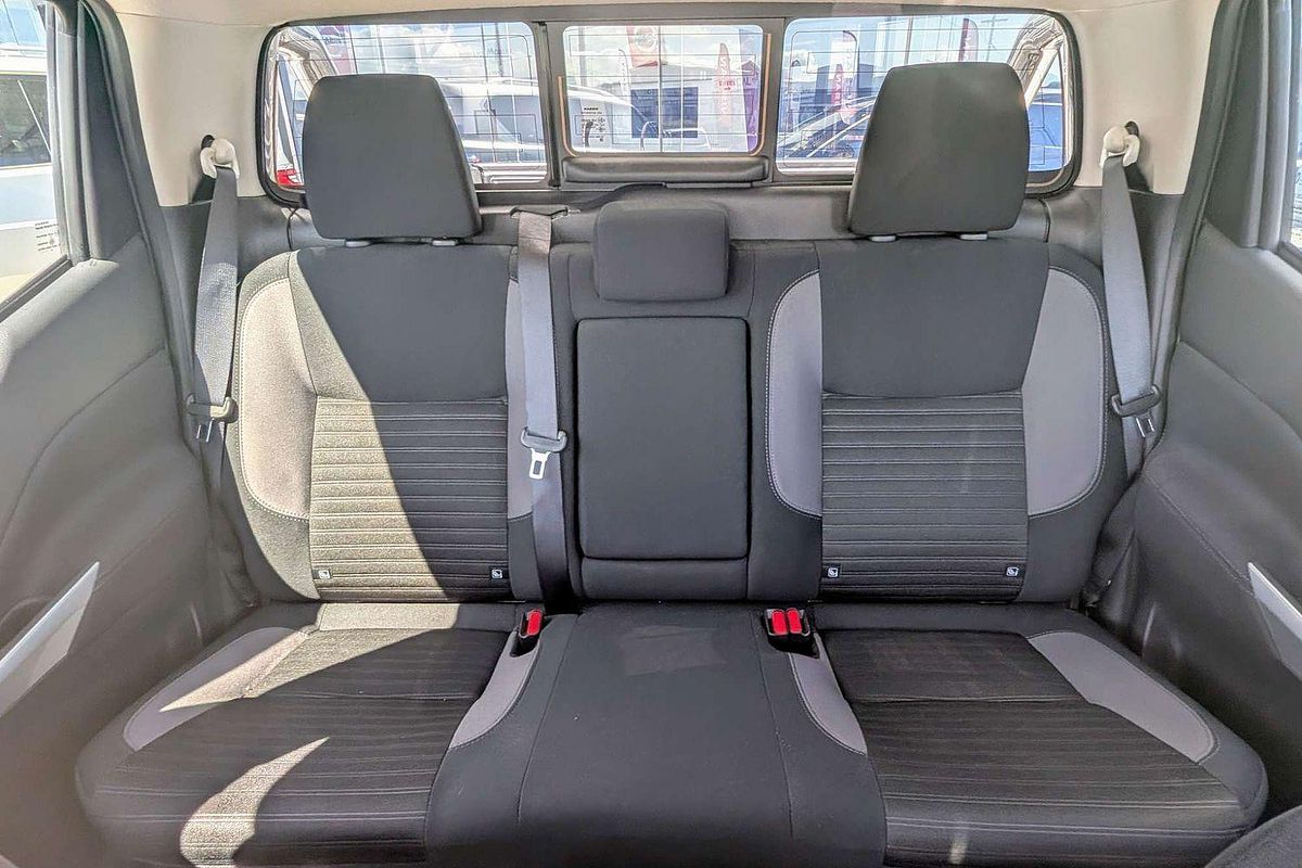 2024 Nissan Navara ST D23 4X4