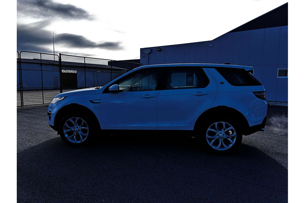 2017 Land Rover Discovery TD4 HSE Series 5