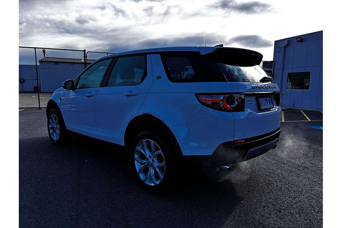 2017 Land Rover Discovery TD4 HSE Series 5