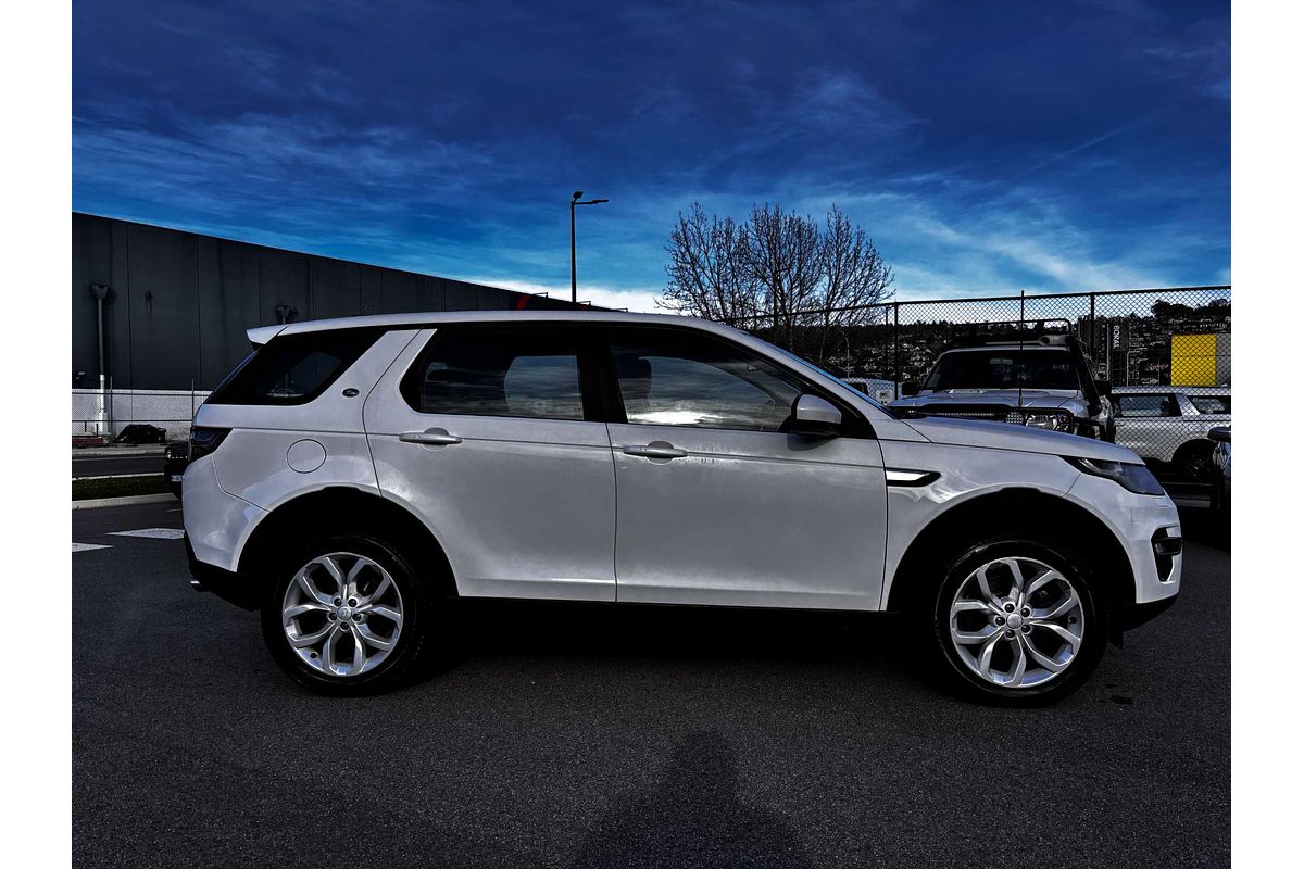 2017 Land Rover Discovery TD4 HSE Series 5