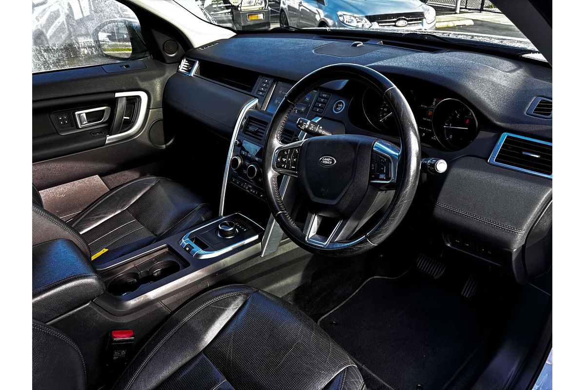 2017 Land Rover Discovery TD4 HSE Series 5