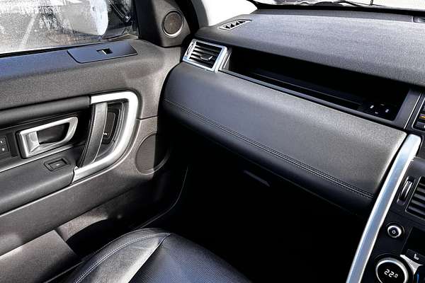 2017 Land Rover Discovery TD4 HSE Series 5
