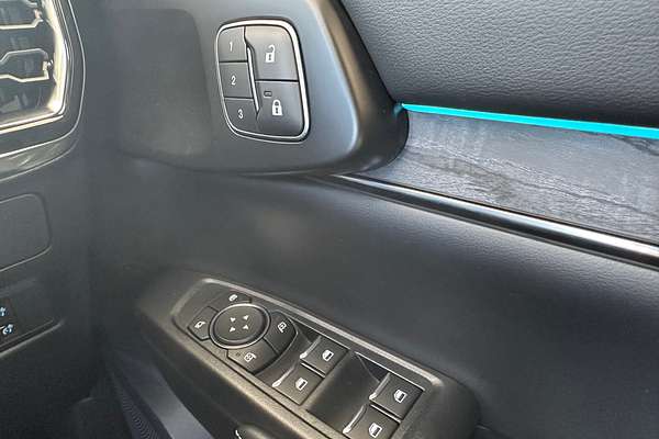 2025 Ford Everest Platinum 3.0L