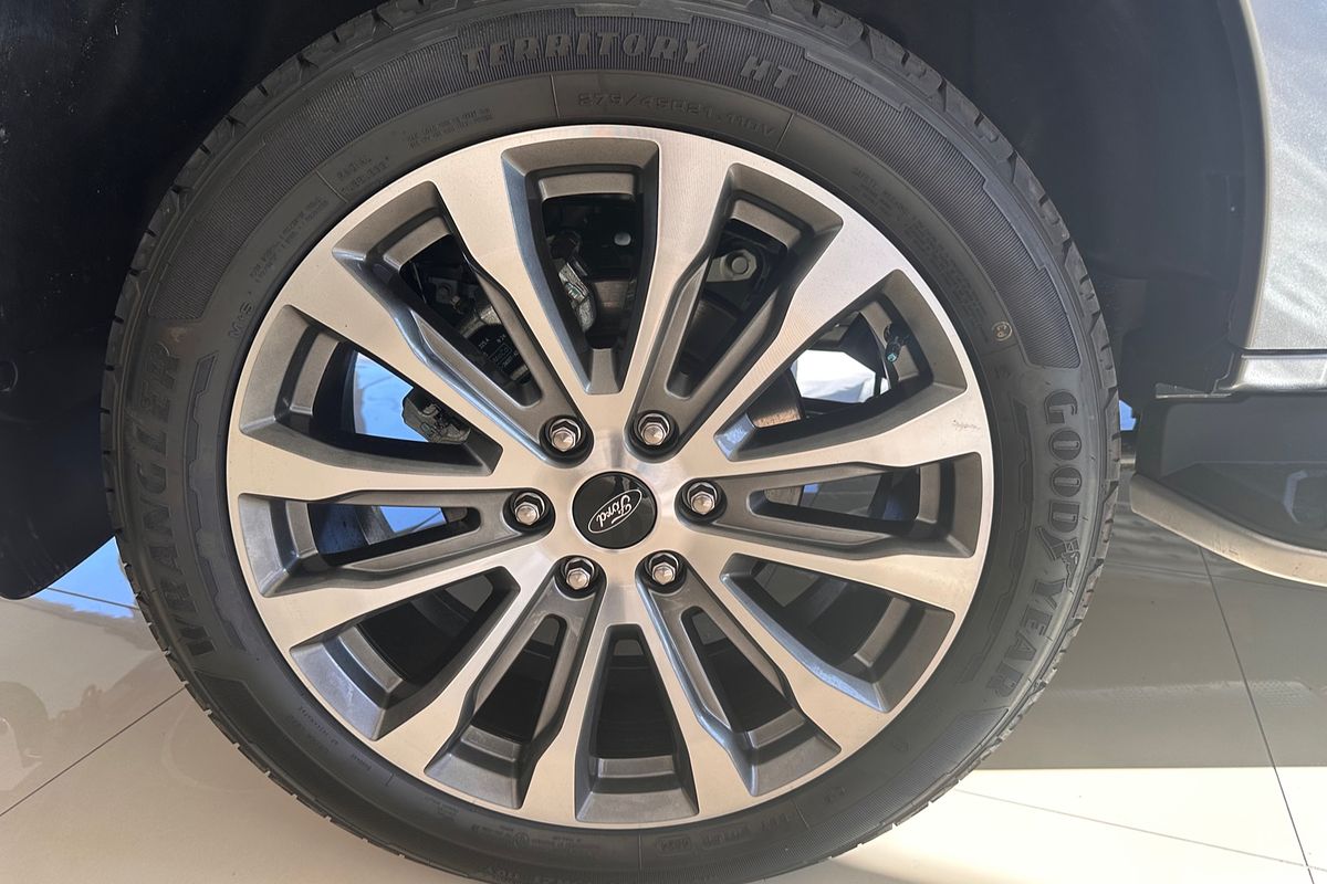 2025 Ford Everest Platinum 3.0L
