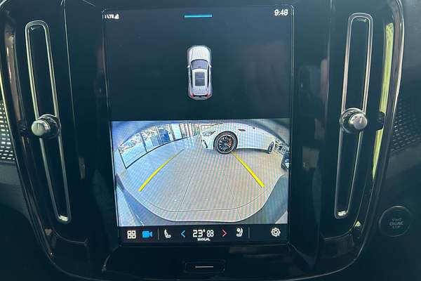 2022 Volvo XC40 Ultimate B5 Dark