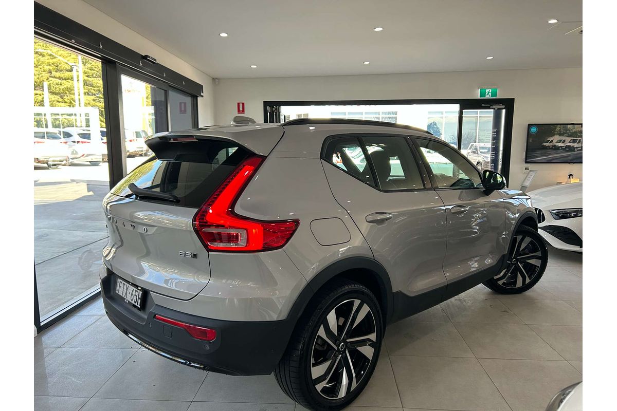 2022 Volvo XC40 Ultimate B5 Dark