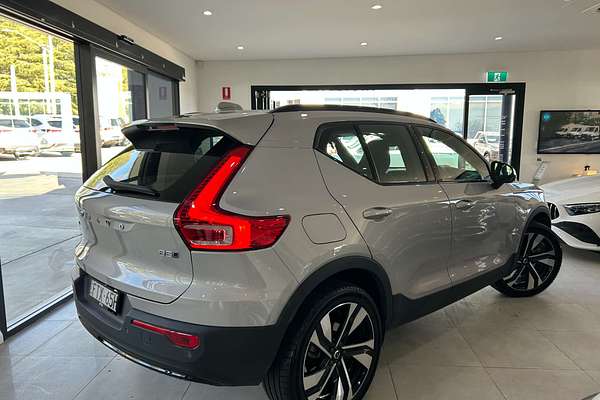 2022 Volvo XC40 Ultimate B5 Dark