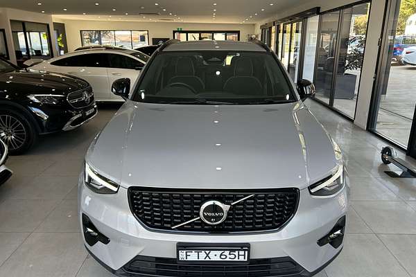 2022 Volvo XC40 Ultimate B5 Dark