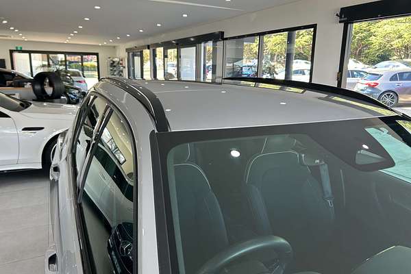 2022 Volvo XC40 Ultimate B5 Dark