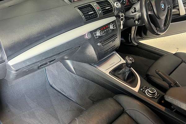2013 BMW 125i E88 MY12 Update
