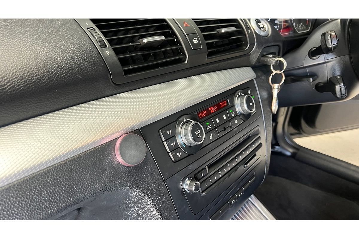 2013 BMW 125i E88 MY12 Update