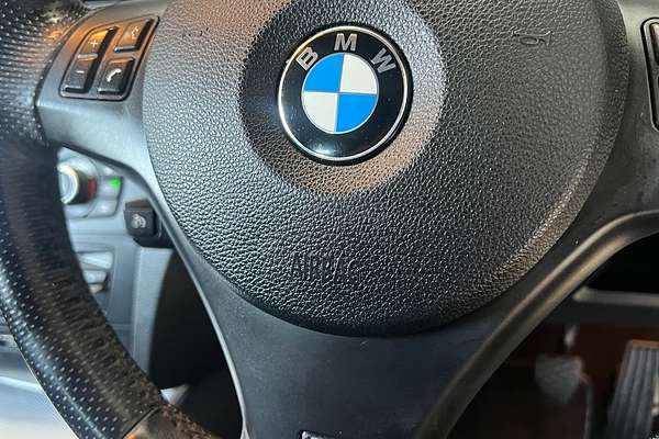 2013 BMW 125i E88 MY12 Update