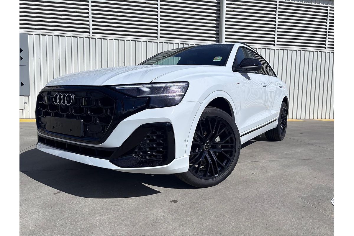 2025 Audi Q8 50 TDI S line F1