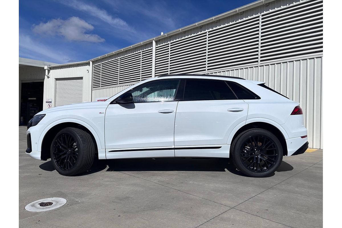 2025 Audi Q8 50 TDI S line F1