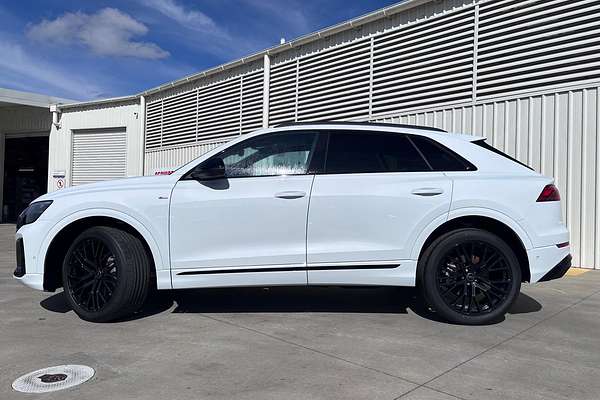 2025 Audi Q8 50 TDI S line F1