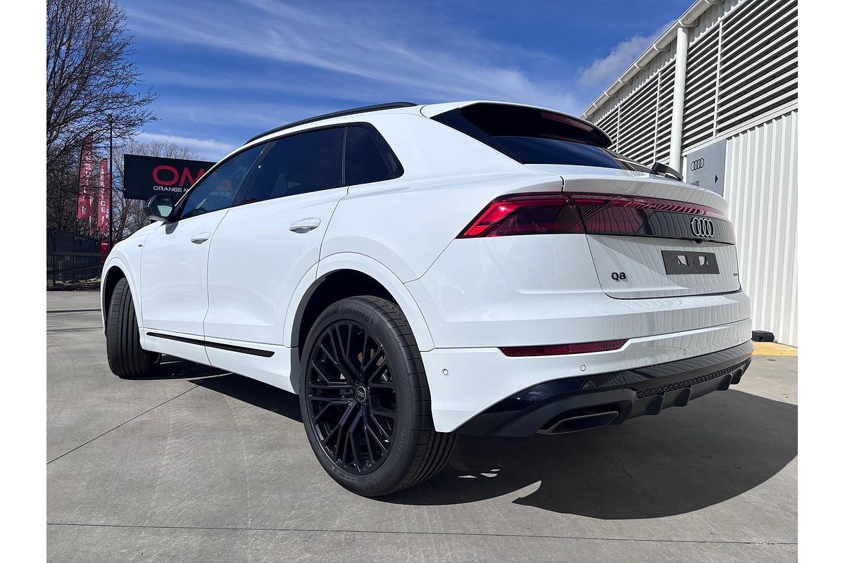 2025 Audi Q8 50 TDI S line F1