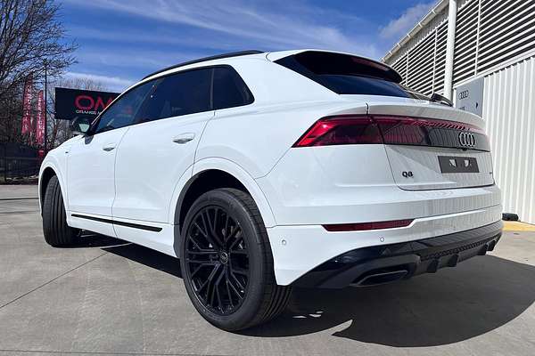 2025 Audi Q8 50 TDI S line F1