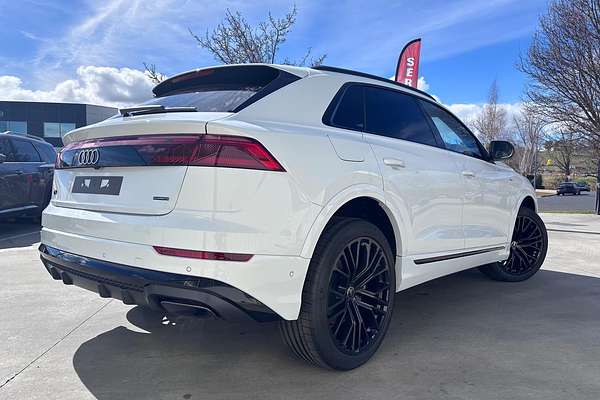 2025 Audi Q8 50 TDI S line F1