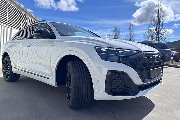2025 Audi Q8 50 TDI S line F1