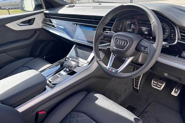 2025 Audi Q8 50 TDI S line F1