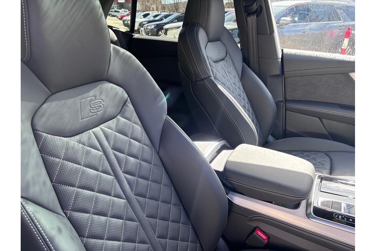 2025 Audi Q8 50 TDI S line F1
