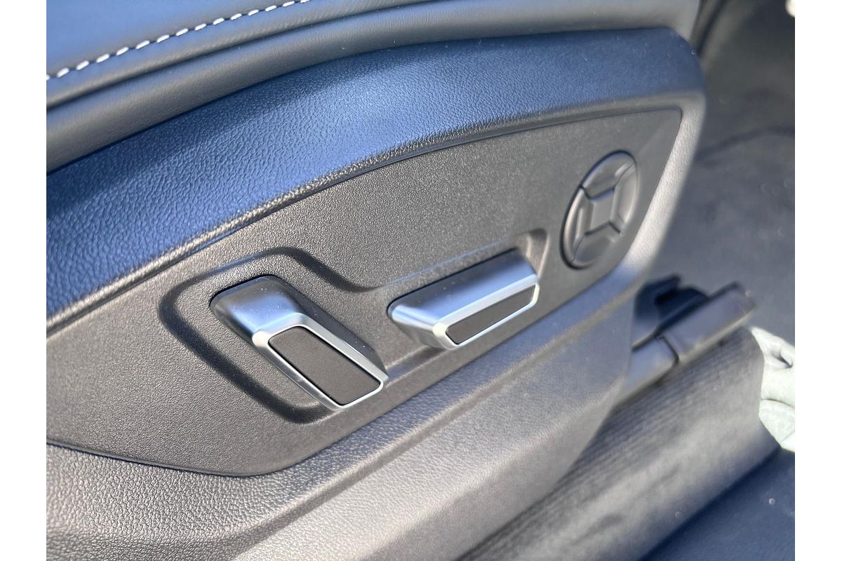 2025 Audi Q8 50 TDI S line F1
